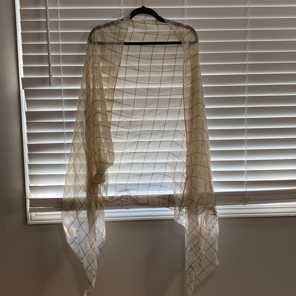 Rachel Pally Cream Scarf with Grey Grid Lightweight Large Scarf Shawl Wrap - Picture 3 of 4